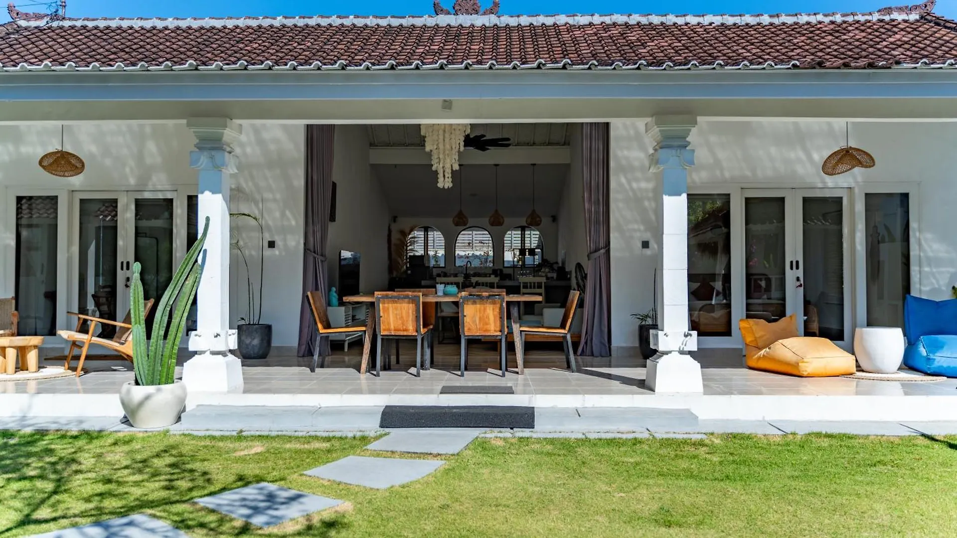 Villa Curves Bali Seminyak  0*, Seminyak (Bali)