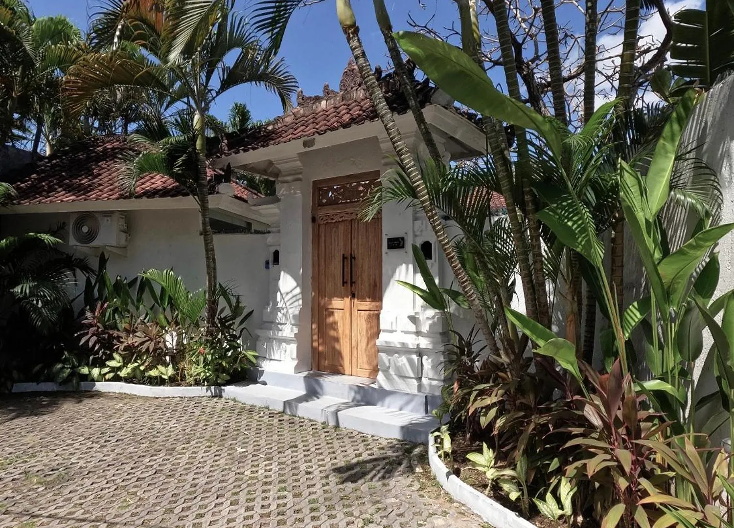 Villa Curves Bali Seminyak