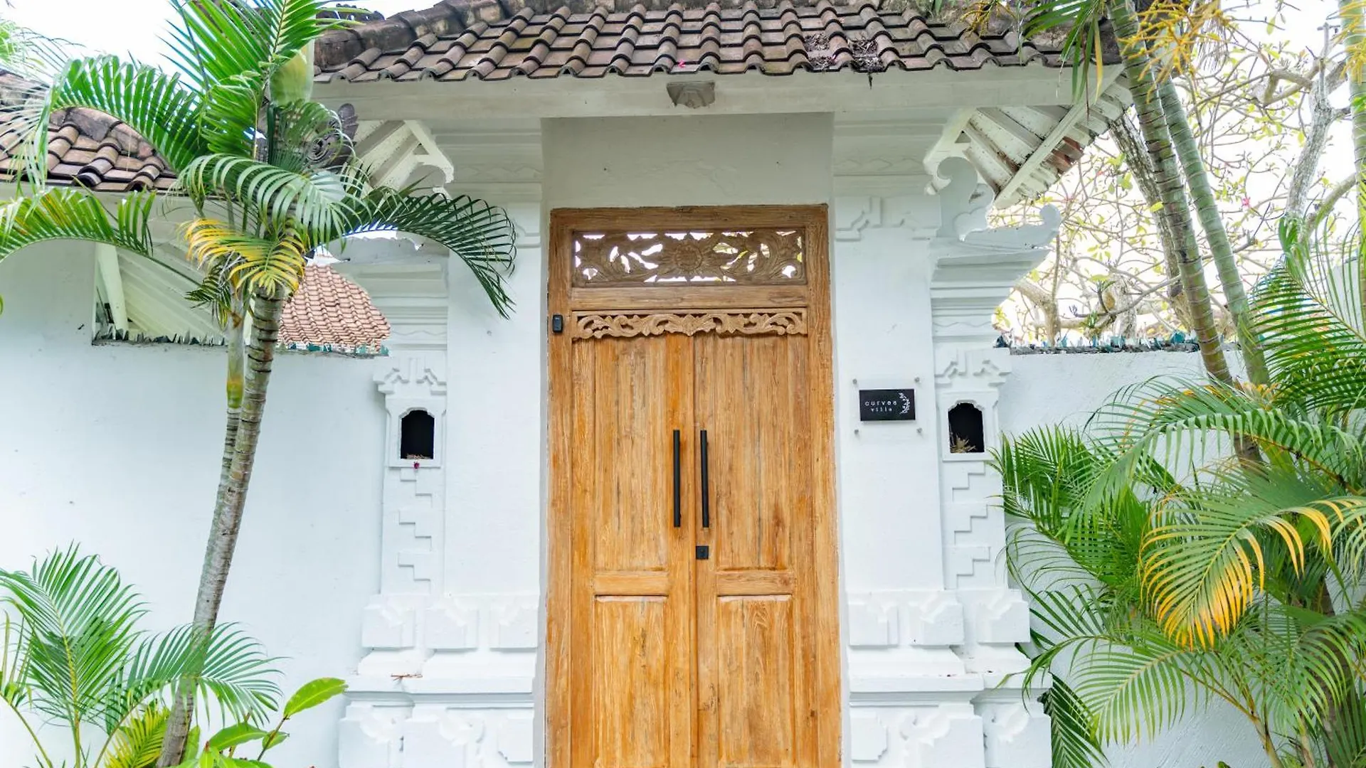 Villa Curves Bali Seminyak Indonesien